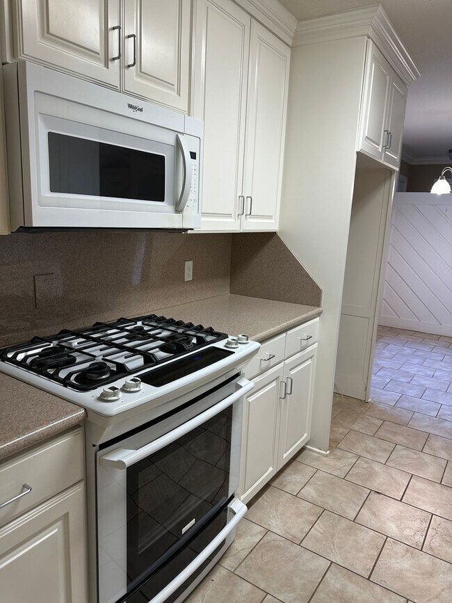 Foto del edificio - 3318 Erin Oaks Ct