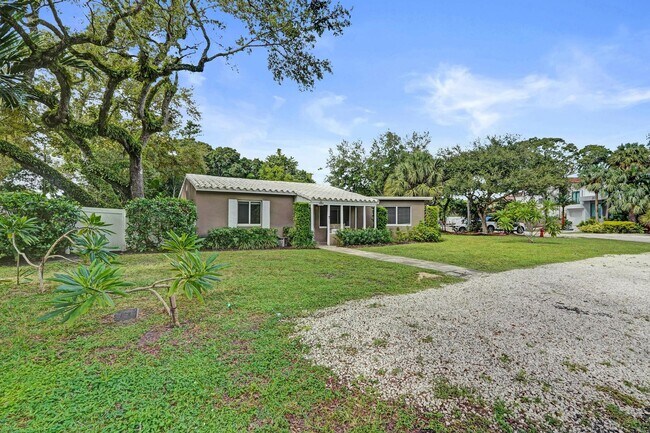 Building Photo - 1101 SW 8th Ter