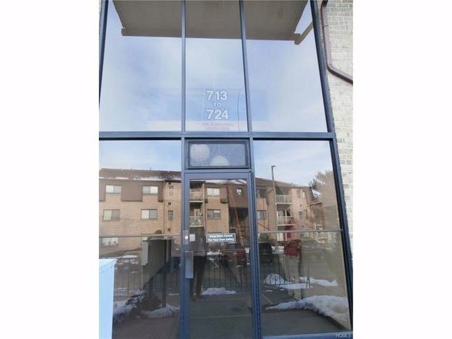 Building Photo - 715 Kennedy Dr
