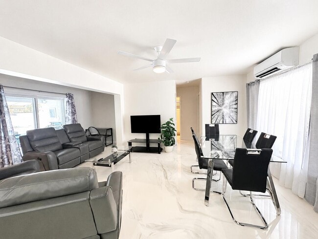 Foto del edificio - 825 NE 6th St