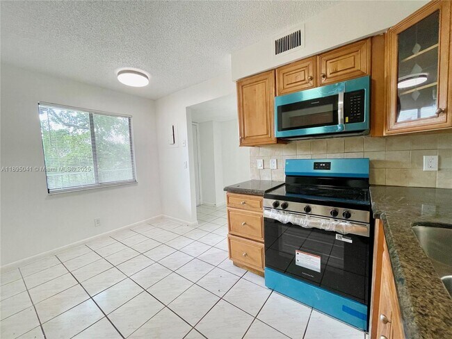 Foto del edificio - 2209 S Cypress Bend Dr