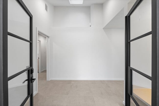 Building Photo - 2703 Crossvine Cir