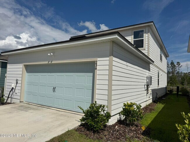 Building Photo - 236 Hawthorn Pk Cir