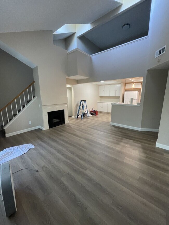 Foto del edificio - Charming Upstairs Loft – 1-Bedroom Condo-Style Living!