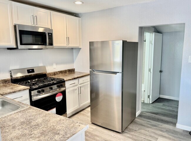 Foto del edificio - 4225 8th Ave