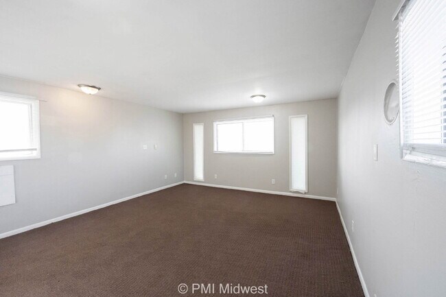 Building Photo - "Cozy 400 Sq Ft Studio in Avon - Ideal for Minimalist Living!"