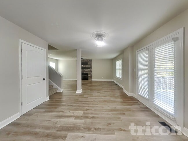 Foto del edificio - 542 Magnolia Dr