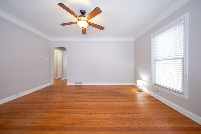 Foto del edificio - 3531-2 1/2 2 1/2 St NE