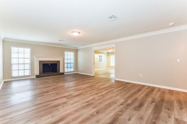 Foto del edificio - 51 Dogwood Ln
