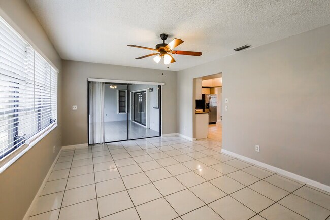 Foto del edificio - 11601 NW 14th Ct