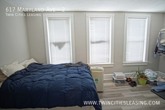 Building Photo - Top Level 1 Bedroom 1 Bath