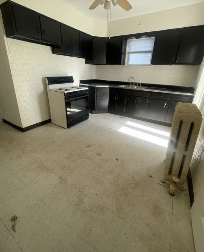 Building Photo - Spacious 2BR Apartment in Roseland – Off-S...