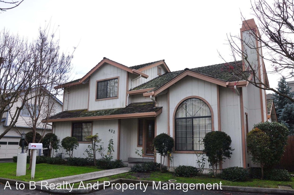 Primary Photo - 422 Whisman Ct