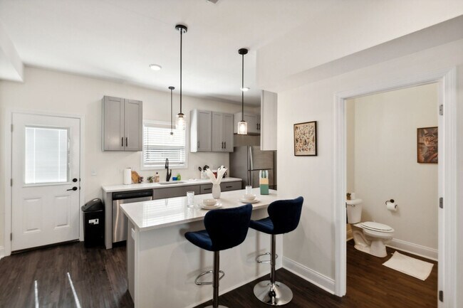 Foto del edificio - 874 Needmore Rd