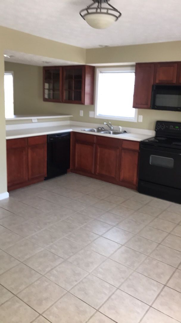 Foto del edificio - 1327 Cobble Creek Cir
