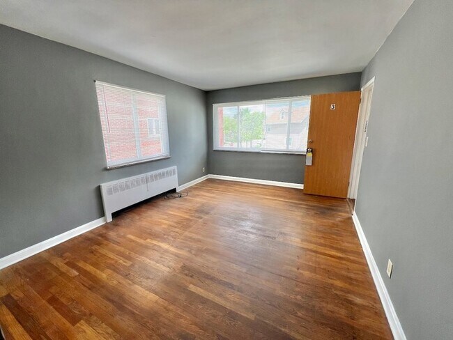 Building Photo - 2563 Marsh Ave
