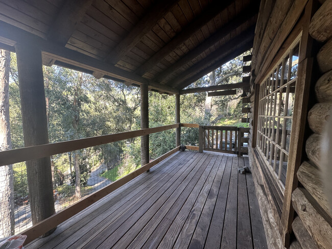 Building Photo - 615 Falls Dr