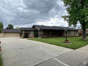 Building Photo - 1216 W Greeley Way