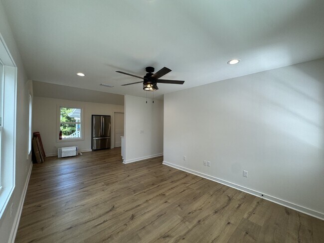 Building Photo - 314 Linda Ave
