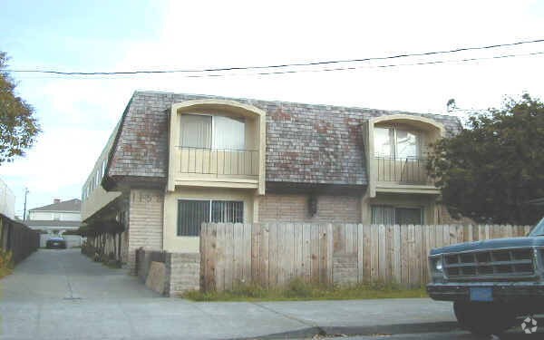 Building Photo - 1152 Regent St
