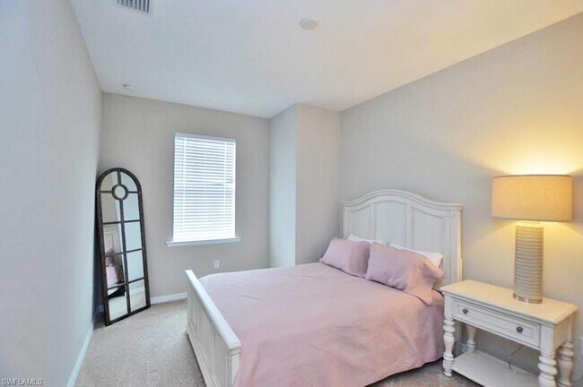 Building Photo - Brand new Construction Coach Home in Paloma Overlooking the Lake!