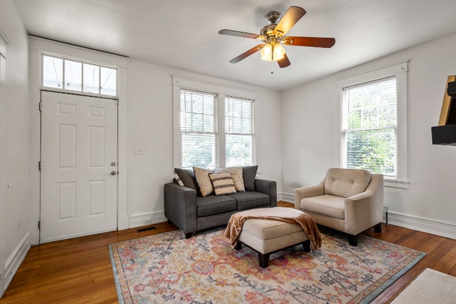 Building Photo - 2928 Hawthorne Ave