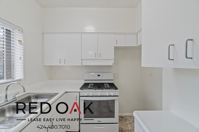 Foto del edificio - ~1 Month FREE~ Cheerful One Bedroom with B...