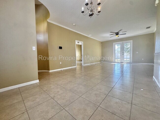 Foto del edificio - 806 Palermo Ct