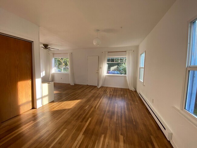 Foto del edificio - Beautiful 1 Bedroom in Arbor Lodge Neighbo...