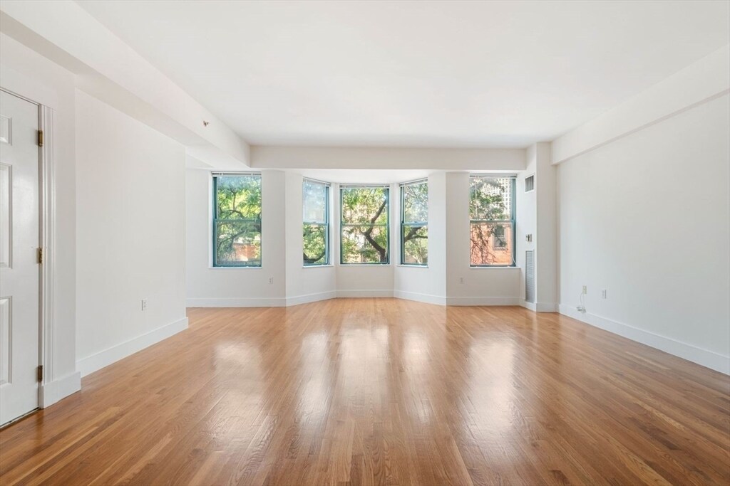 Foto principal - 90 Broadway St