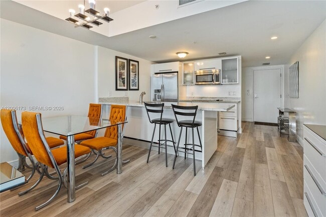 Foto del edificio - 185 SW 7th St