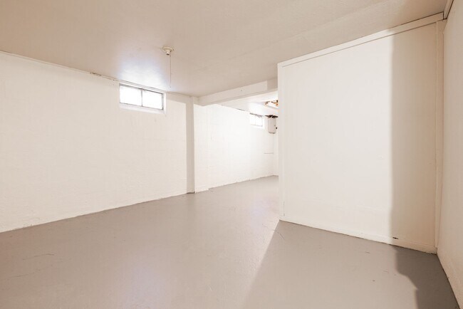 Foto del edificio - Newly Renovated - 3 Bed, 1.5 Bath Single-Family Home w/ Garage!!