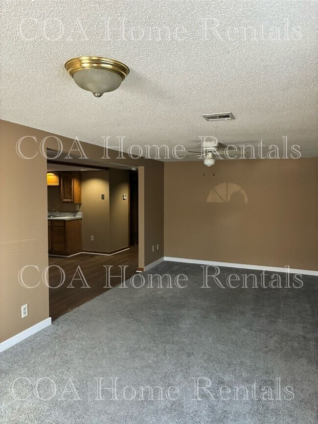 Foto del edificio - Spring Ave