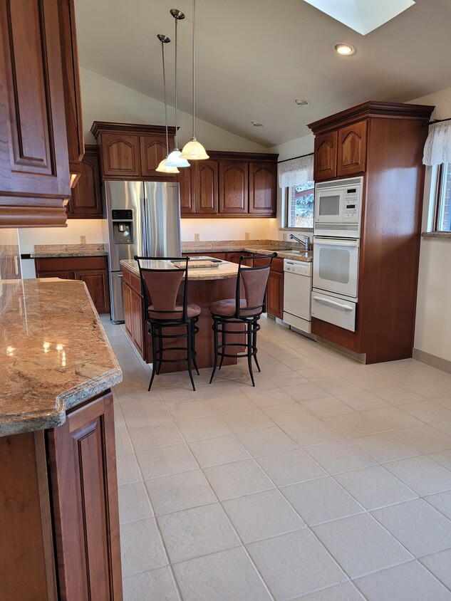 Open floor plan - 9637 W Ohio Ave