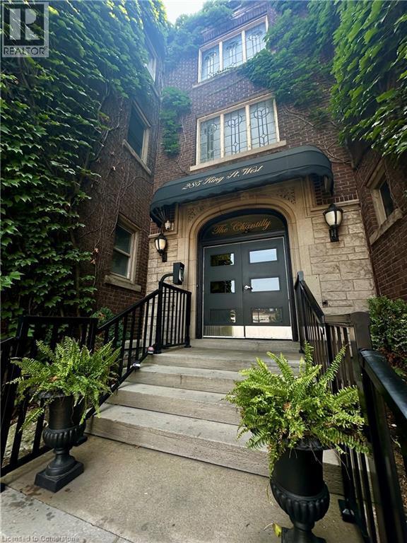 Photo du bâtiment - 285 King St W