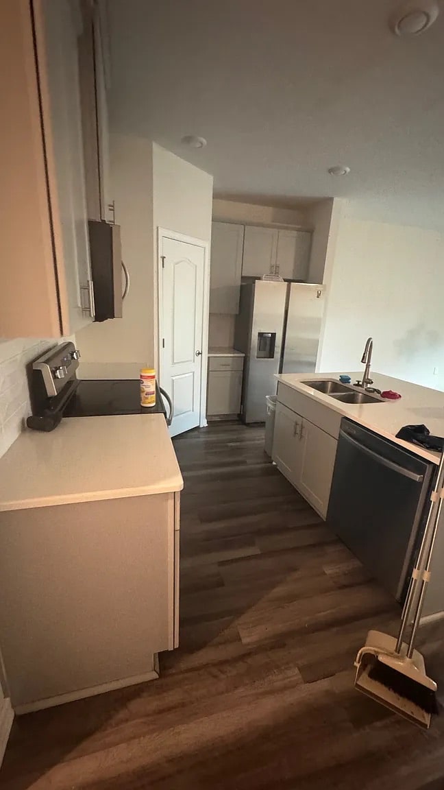 Building Photo - Room in Townhome on Joneshaven Dr