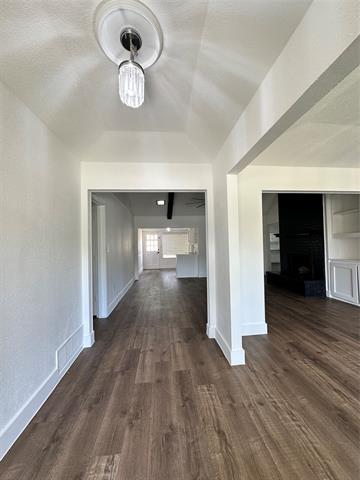 Building Photo - 2019 Mistletoe Dr