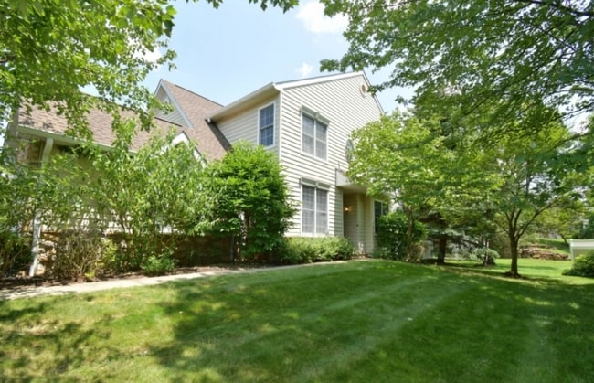 Building Photo - 25 Patriot Hill Dr