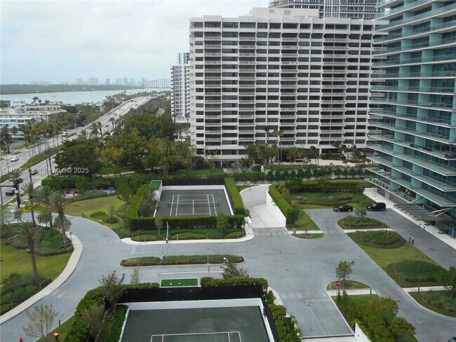 Foto del edificio - 10185 Collins Ave