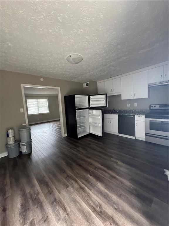 Building Photo - 393 Stone Mountain St