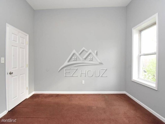 Building Photo - 3 br, 1.5 bath Apartment - 438 N Linwood Ave