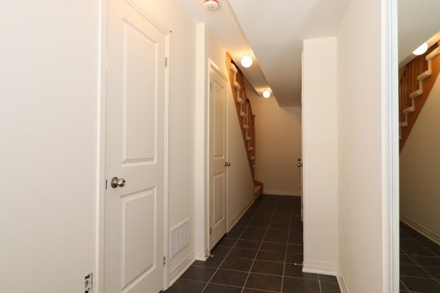 Building Photo - 229 Lord Elgin Ln