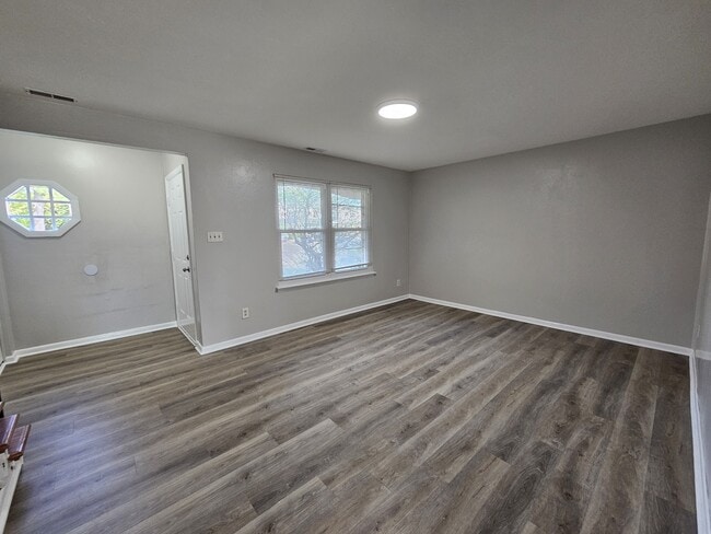 Building Photo - 723 Atterbury Ct