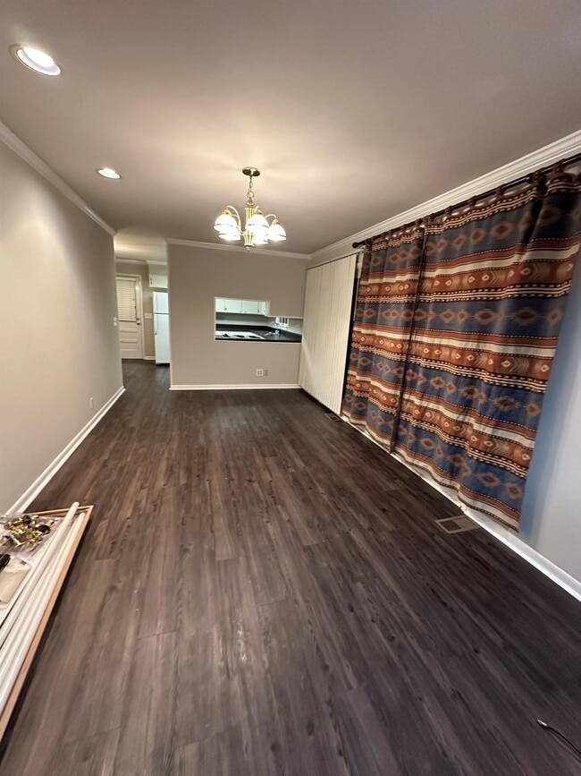 Foto del edificio - 2222 Riley Rd