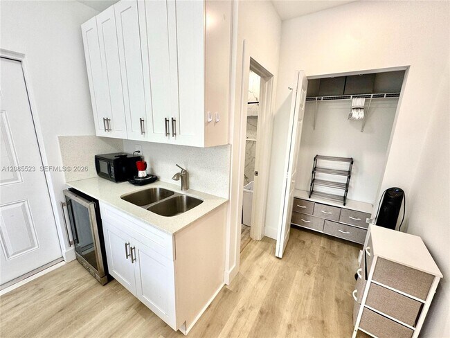 Foto del edificio - 1230 NW 102nd St