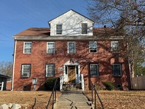 Building Photo - 814 Sunset Ave