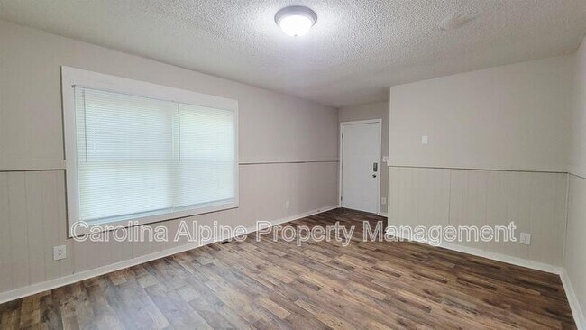 Building Photo - 1306 Ragan Ave
