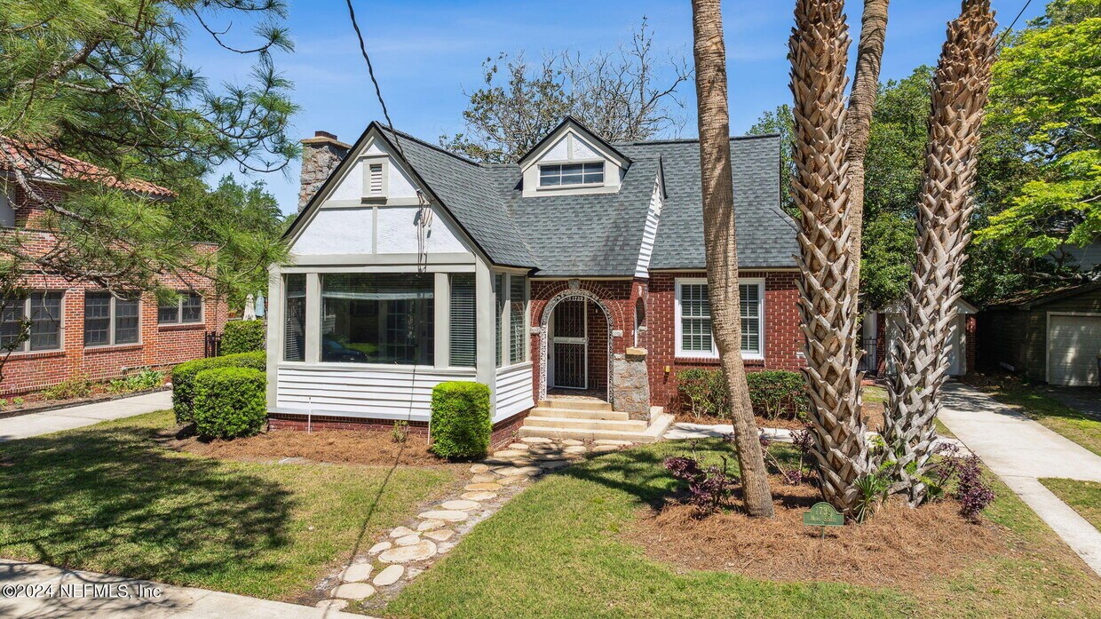Foto principal - 1739 Moro Ave