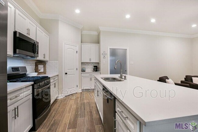 Foto del edificio - 124 Lake Breeze Dr