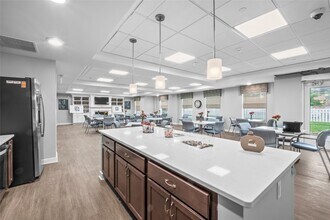 Building Photo - 1009 E Dublin Granville Rd